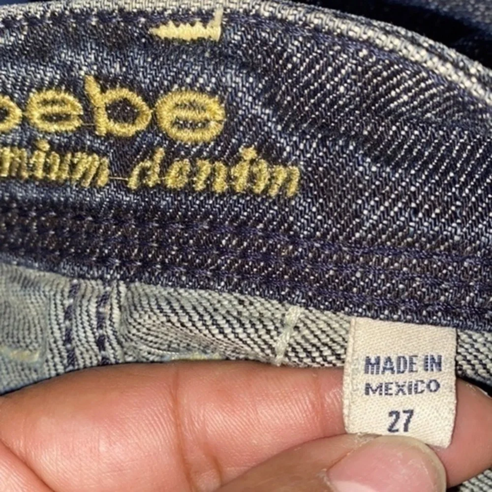 Capris BEBE jeans 👖 real nice size 27